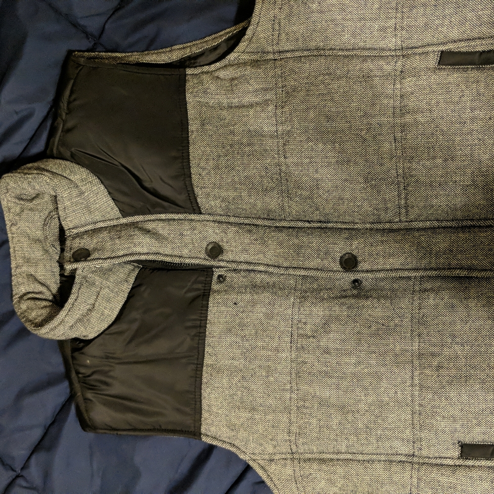 BKE by buckle utility vest size M